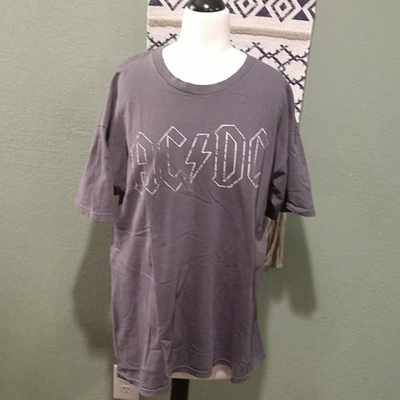 AC/DC Tops - AC ⚡DC Band T-shirt